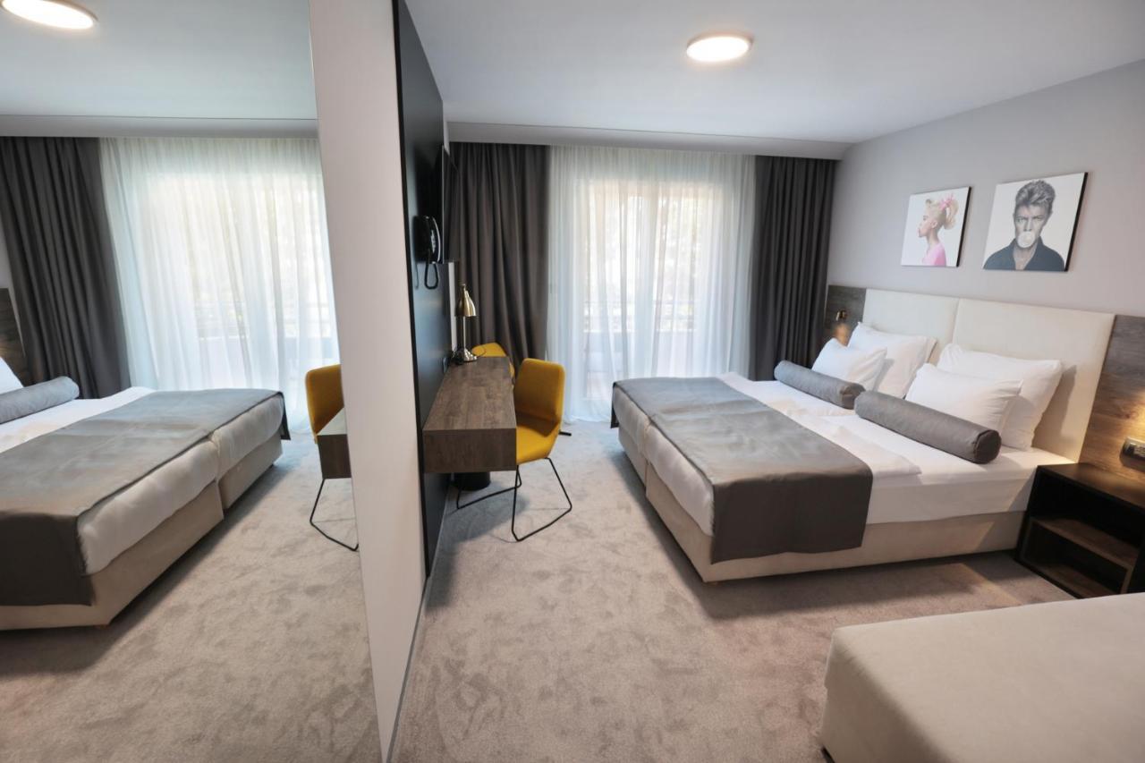 Hotel Milenij Makarska Dış mekan fotoğraf